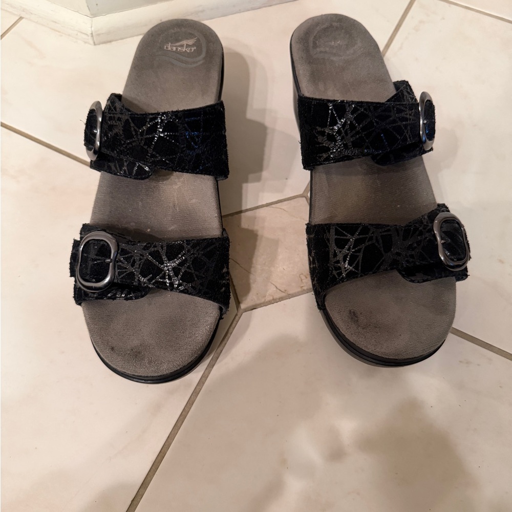 Dansko 40 Black Sparkle Double-Buckle Slide Sandals